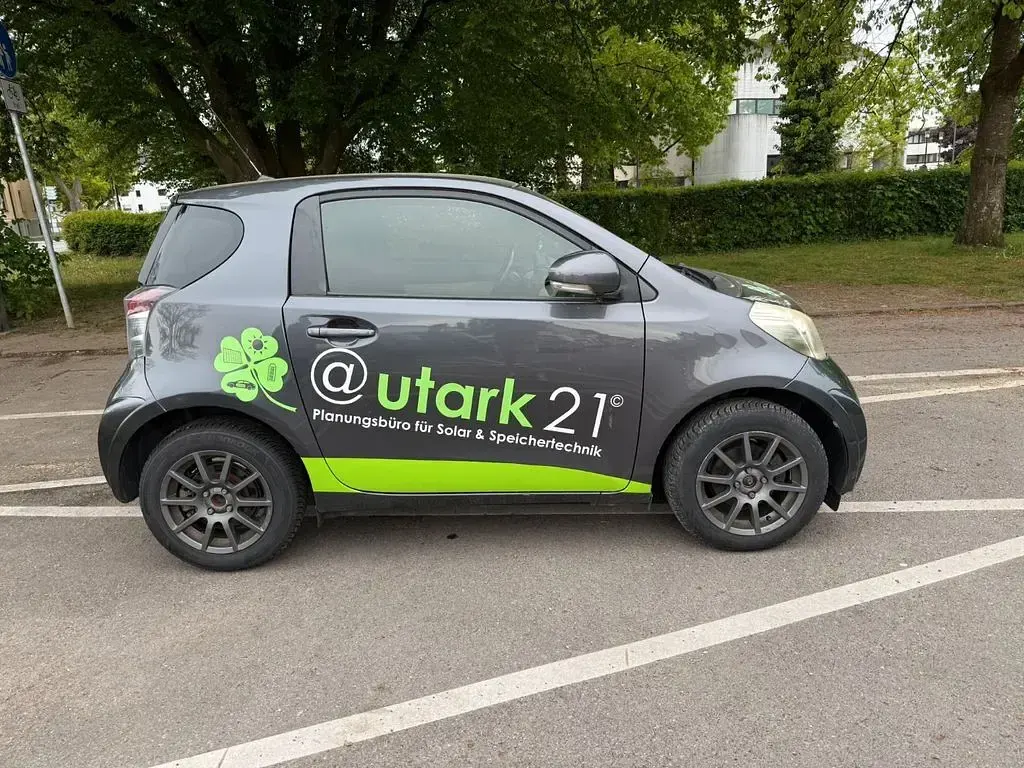 Gebraucht Toyota iQ 68 PS (50 kW) 2011 Grau Kleinwagen