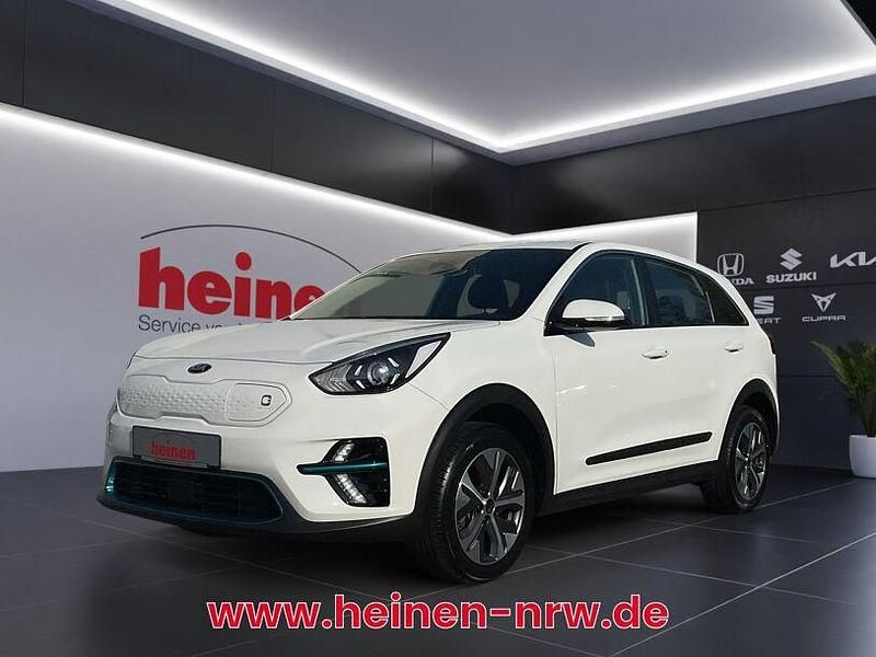 Weiß Gebraucht 2021 Kia e-Niro SUV | 17.409 € (Fairer Preis) - Bild 1/4