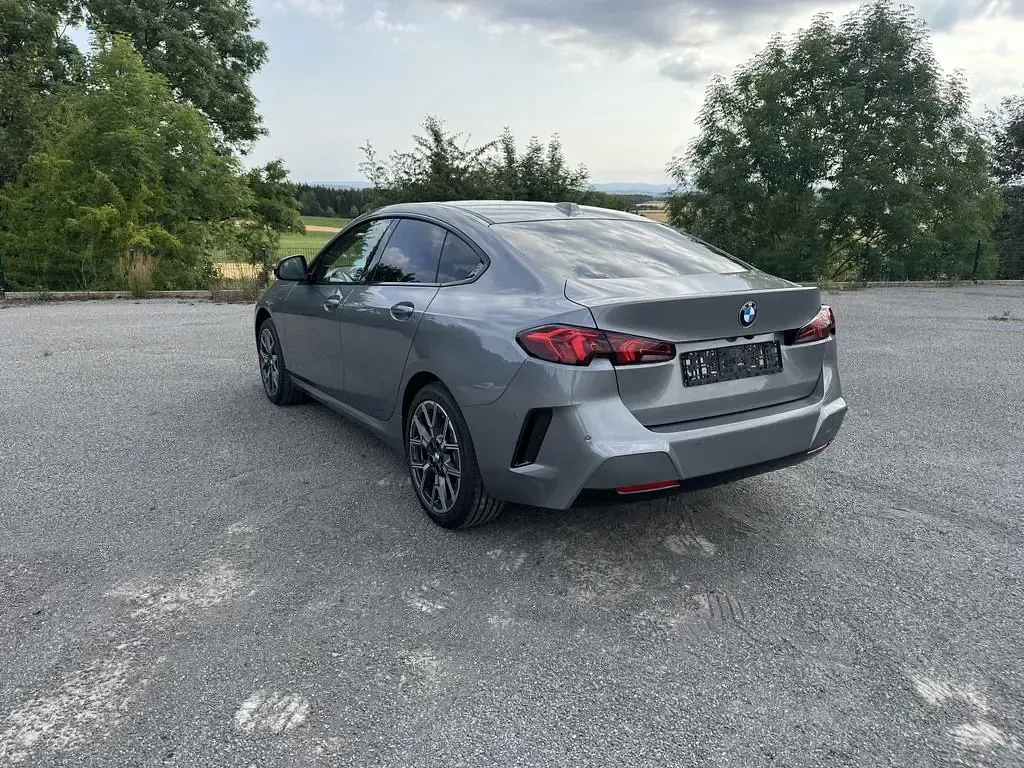 Neu BMW 216 Sport Line 122 PS (89 kW) 2026 Grau Coupé