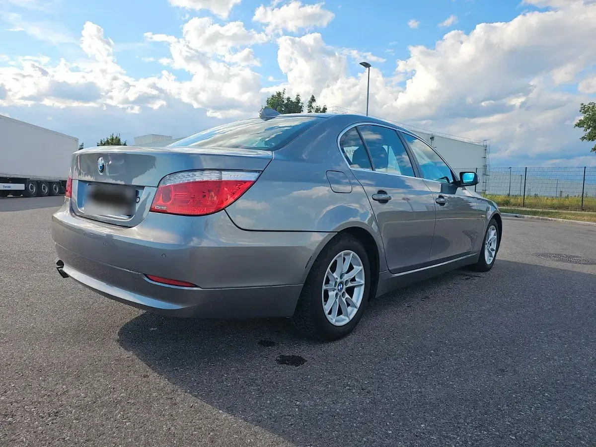 Gebraucht BMW 523 190 PS (139 kW) 2007 Grau Limousine