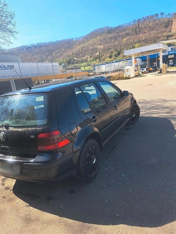 Second-hand VW Golf IV 105 CP (77 kW) 2000 Negru Break