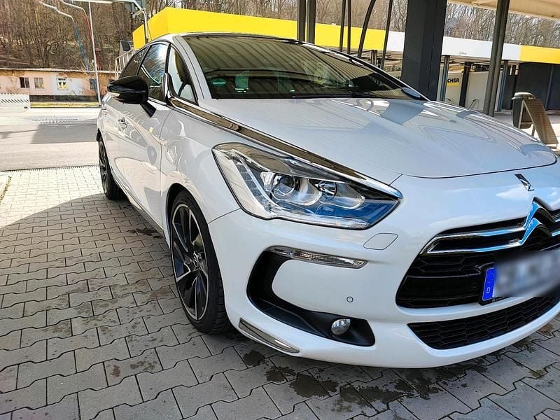Weiß Gebraucht 2014 Citroën DS5 Kleinwagen | 9.999 € (Etwas zu teuer) - Bild 1/4