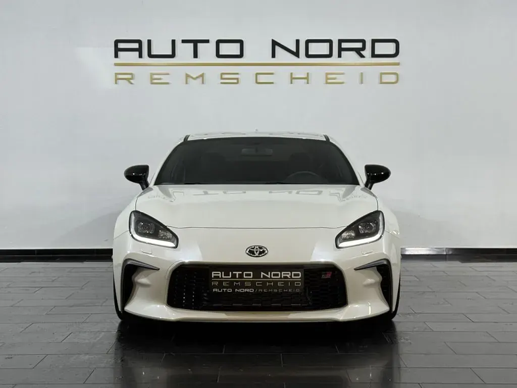 Gebraucht Toyota GR86 Premium 234 PS (172 kW) 2024 Rot Coupé