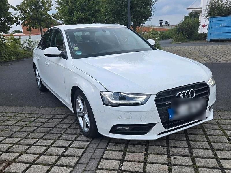 Weiß Gebraucht 2015 Audi A4 Limousine | 10.200 € (Superpreis) - Bild 1/4