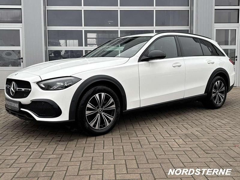 Gebraucht Mercedes C200 204 PS (150 kW) 2023 Unilack polarweiß Kombi