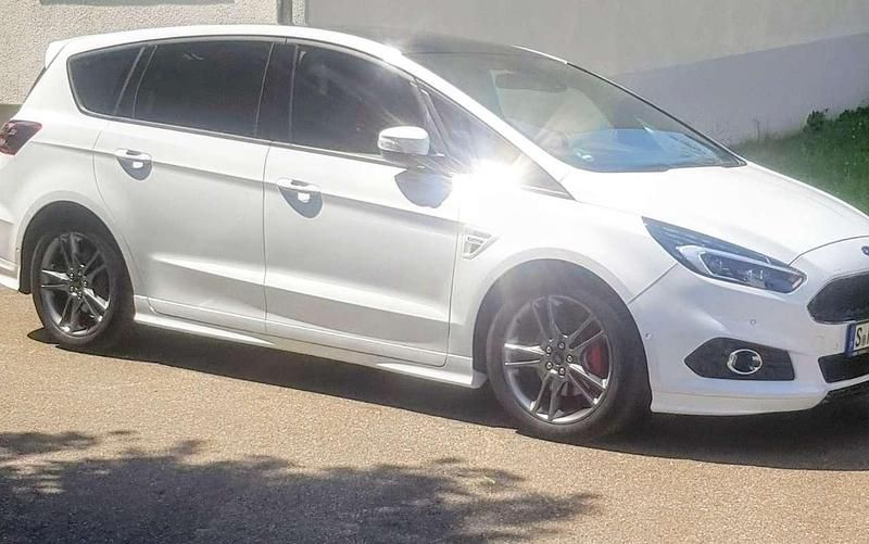 Gebraucht Ford S-MAX ST-Line 241 PS (177 kW) 2019 Weiß Van / Kleinbus
