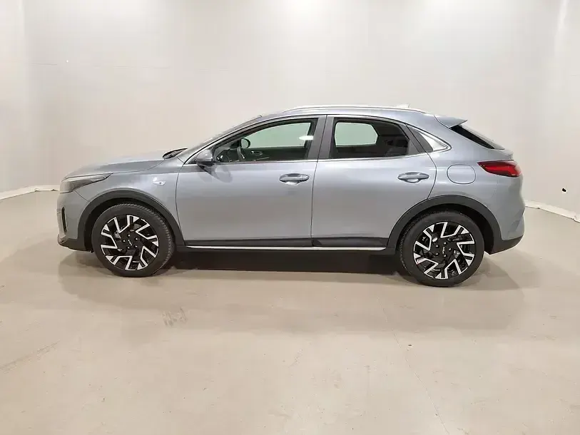 Używany Kia XCeed Vision 140 KM (102 kW) 2025 Srebrny SUV