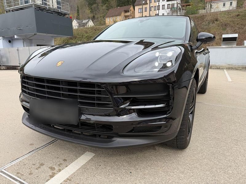 Second-hand Porsche Macan 245 CP (180 kW) 2019 Negru SUV