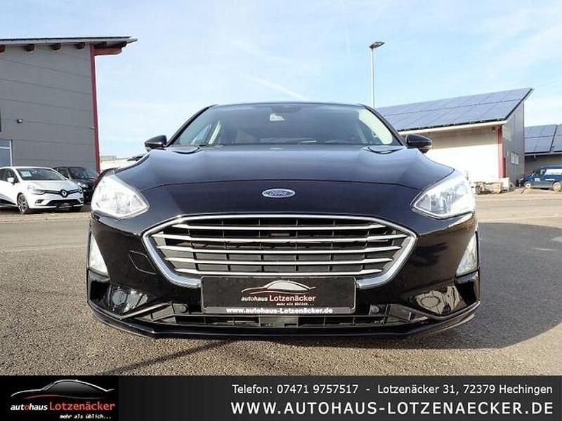 Gebraucht Ford Focus Cool & Connect 125 PS (91 kW) 2018 Schwarz Limousine