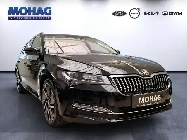 Gebraucht Skoda Superb Style 150 PS (110 kW) 2023 Schwarz Kombi