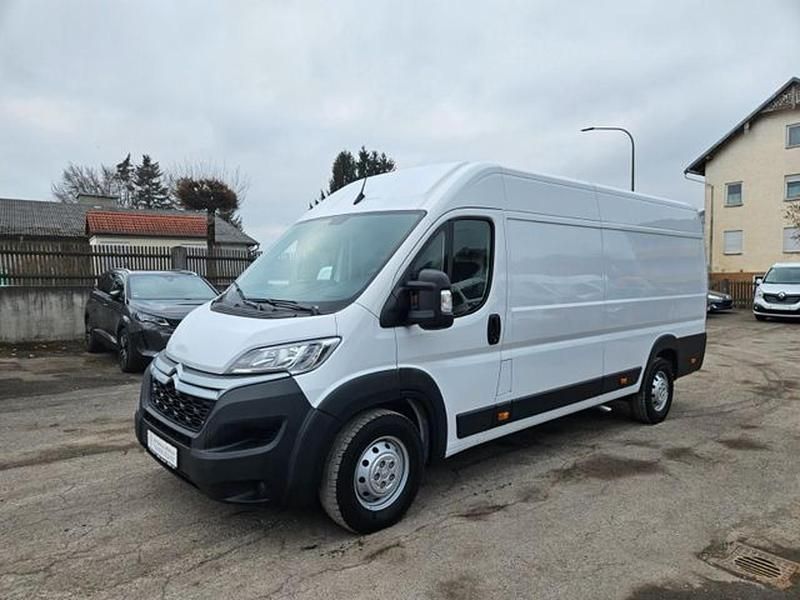 Gebraucht Citroën Jumper 165 PS (121 kW) 2024 Lackierung weiss icy/deckende la Van / Kleinbus