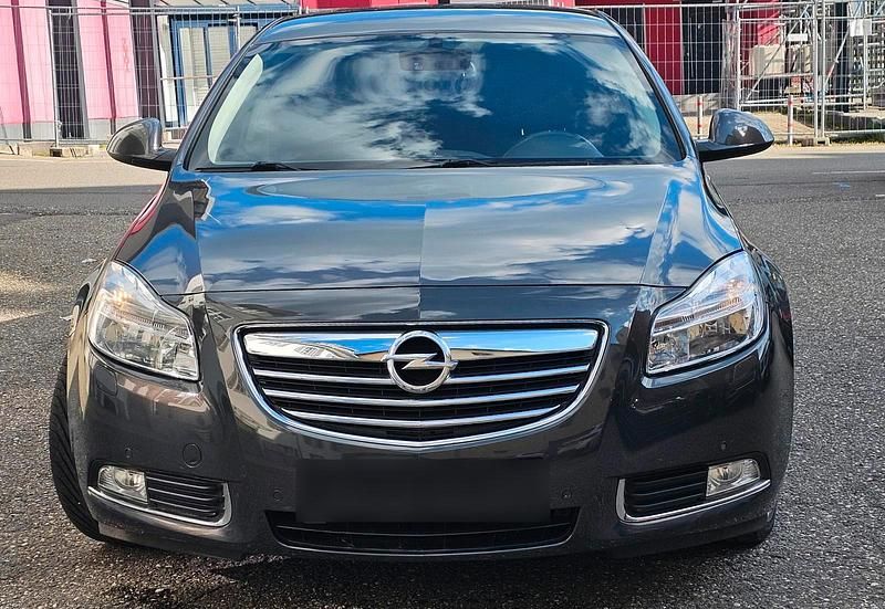 Gebraucht Opel Insignia 136 PS (100 kW) 2012 Grau Limousine