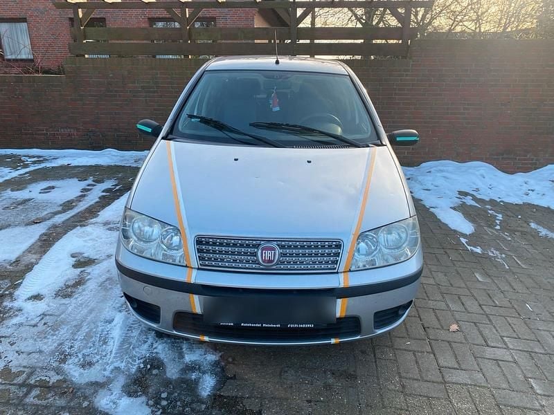 Gebraucht Fiat Punto 54 PS (39 kW) 2010 Silber Kleinwagen