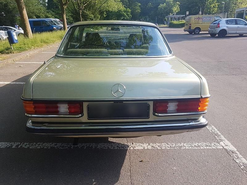 Gebraucht Mercedes 230 136 PS (100 kW) 1983 Grün Coupé
