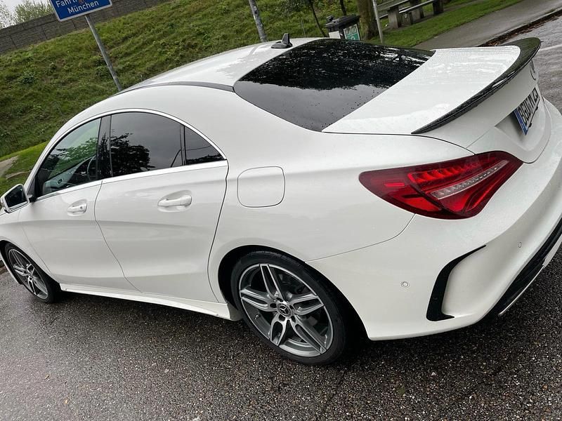 Gebraucht Mercedes CLA220 184 PS (135 kW) 2018 Weiß Limousine