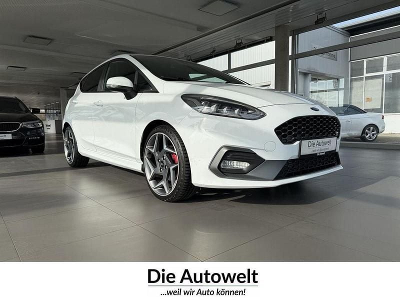 Gebraucht Ford Fiesta ST 200 PS (147 kW) 2019 Frostweiß Kleinwagen