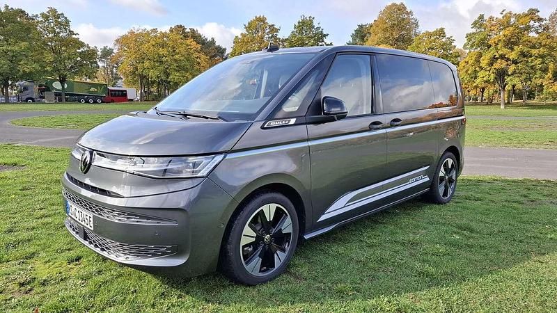 Grau Gebraucht 2025 VW Multivan California Van | 65.000 € (Superpreis) - Bild 1/4