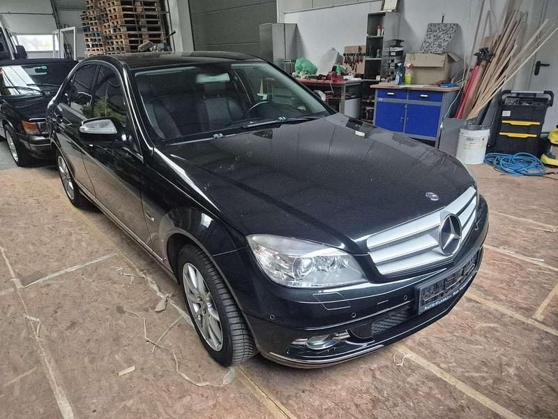 Schwarz Gebraucht 2007 Mercedes C200 Avantgarde Limousine | 5.000 € (Superpreis) - Bild 1/4