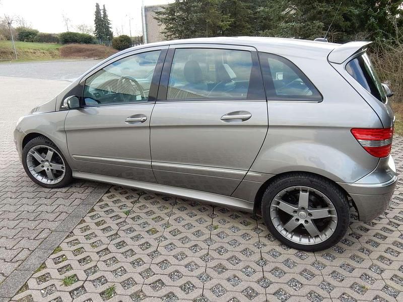 Gebraucht Mercedes E200 193 PS (141 kW) 2005 Kombi