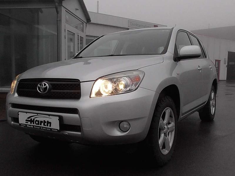 Silver metallic Gebraucht 2009 Toyota RAV4 Executive SUV | 7.850 € (Fairer Preis) - Bild 1/4