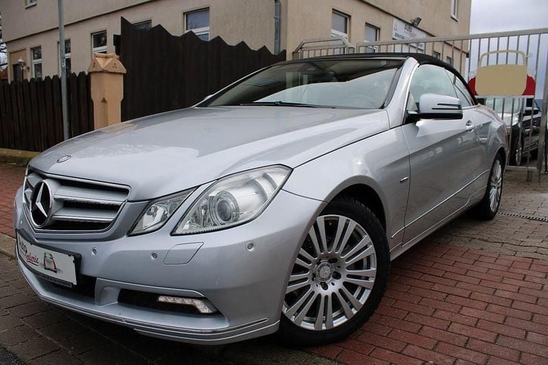 Gebraucht Mercedes E250 204 PS (150 kW) 2011 Silber Cabrio