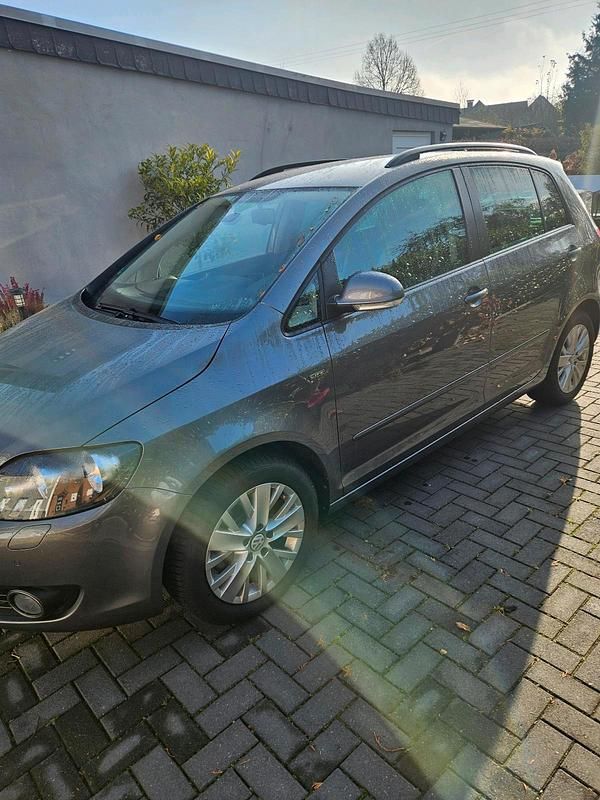 Grau Gebraucht 2013 VW Golf VII Limousine | 6.650 € (Superpreis) - Bild 1/4