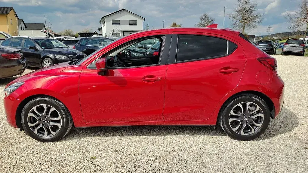 Gebraucht Mazda 2 Kizoku 90 PS (66 kW) 2018 Rot Limousine