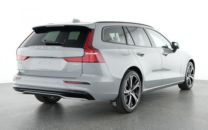 Gebraucht Volvo V60 Plus 197 PS (144 kW) 2025 Grau Kombi