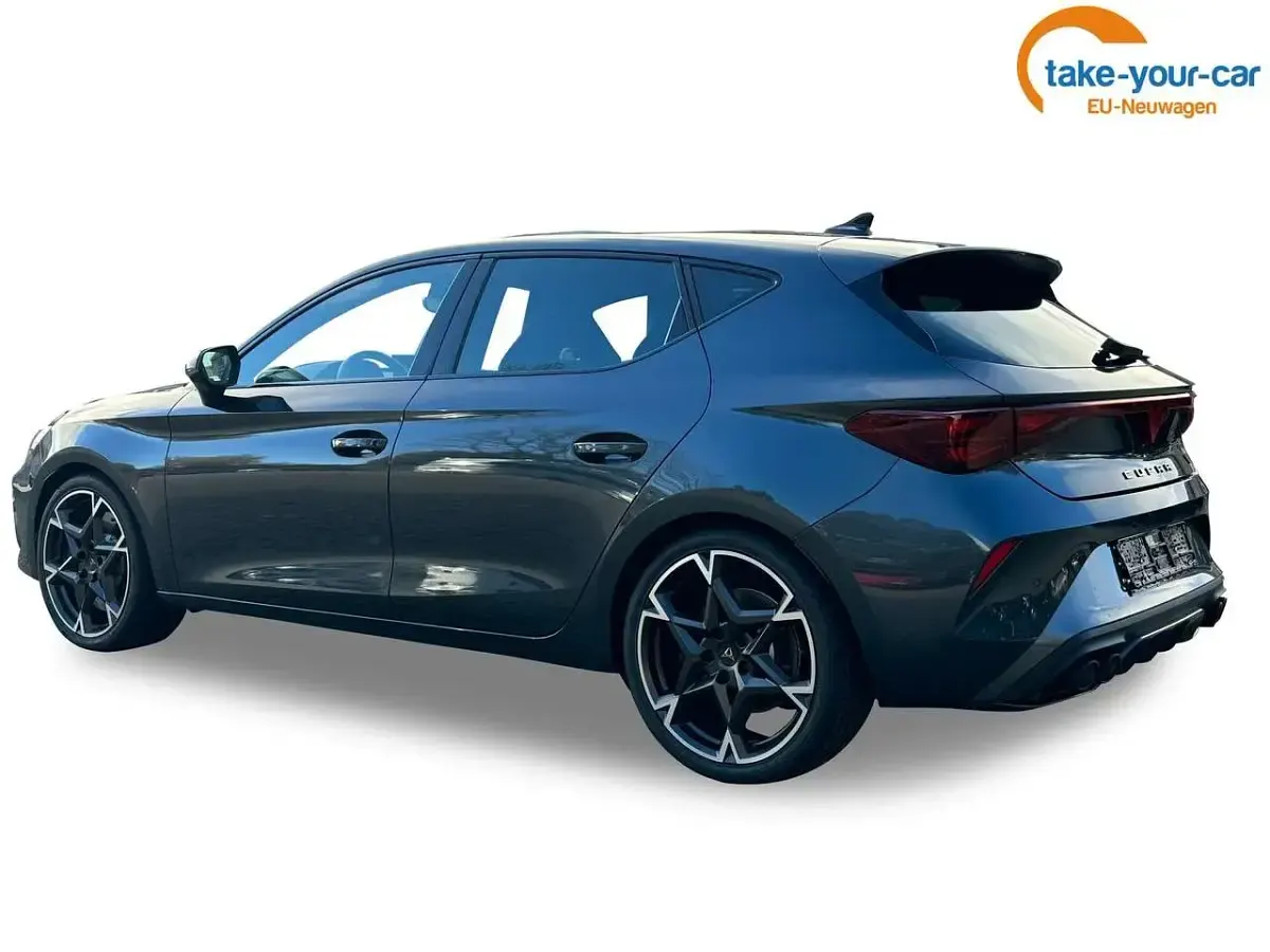 Nowe Cupra Leon VZ 300 KM (220 kW) 2025 Wählbar Sedan/Limuzyna