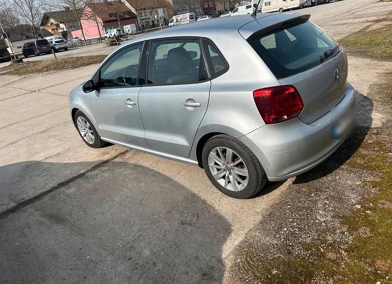 Gebraucht VW Polo 69 PS (50 kW) 2010 Silber Kleinwagen
