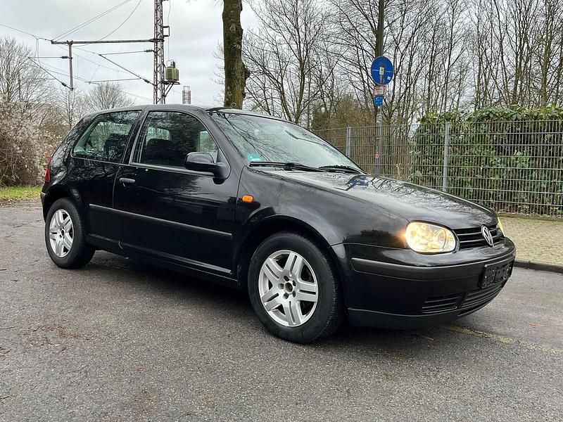 Schwarz Gebraucht 2002 VW Golf IV Kleinwagen | 2.500 € (Fairer Preis) - Bild 1/4