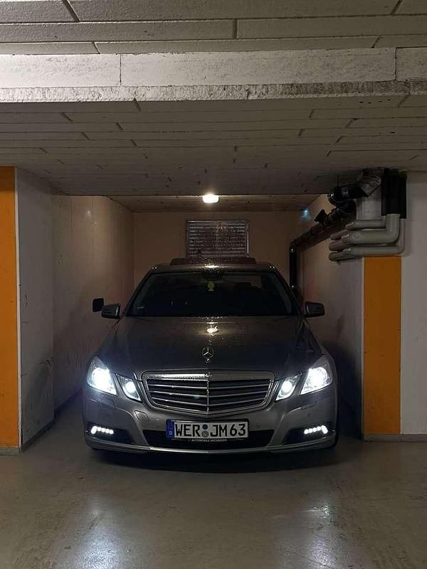 Gebraucht Mercedes E350 231 PS (169 kW) 2010 Grau Limousine