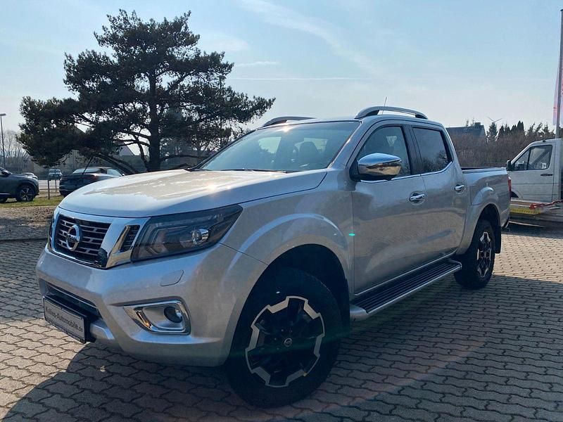 Silber (metallic) Gebraucht 2020 Nissan Navara Tekna Abholung | 29.290 € (Etwas zu teuer) - Bild 1/4