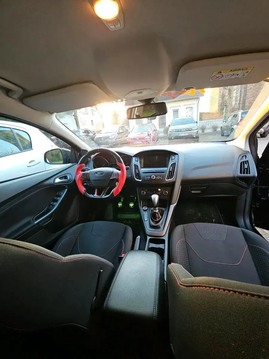 Gebraucht Ford Focus Sport 200 PS (147 kW) 2016 Schwarz Limousine