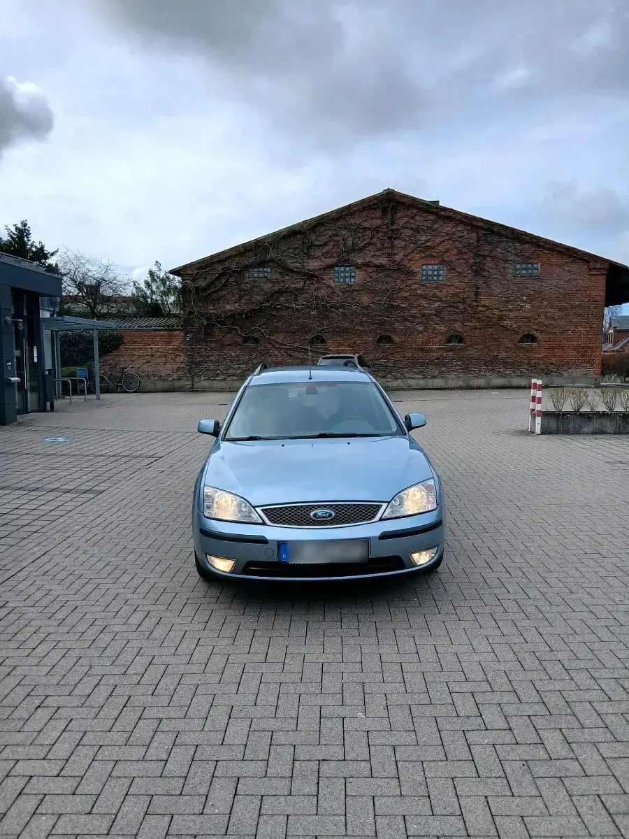 Gebraucht Ford Mondeo 125 PS (91 kW) 2005 Blau Kombi
