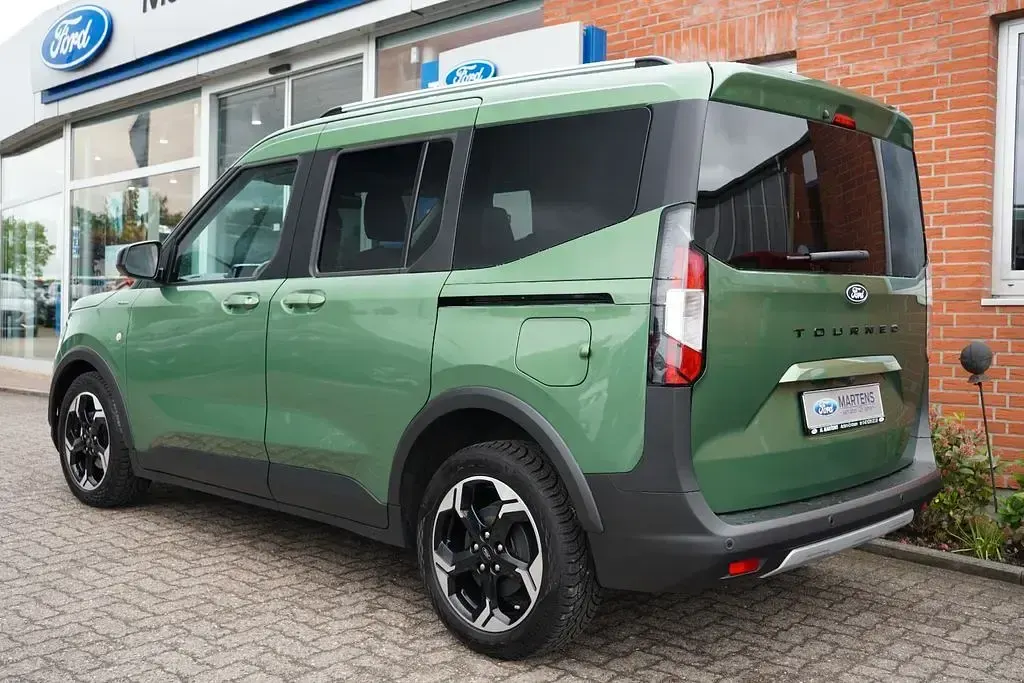 Gebraucht Ford Tourneo Courier Active 125 PS (91 kW) 2025 Bursting green Van / Kleinbus
