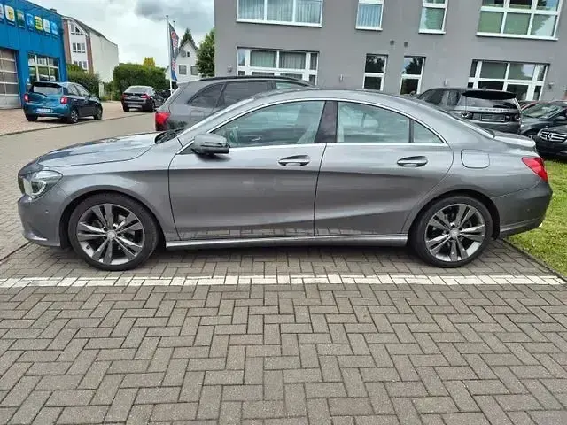 Gebraucht Mercedes CLA180 Urban 122 PS (89 kW) 2015 Andere Coupé