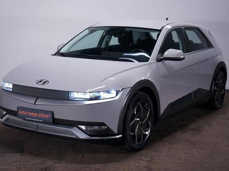 Cyber grey Gebraucht 2022 Hyundai Ioniq Basis Kleinwagen | 22.949 € (Superpreis) - Bild 1/4