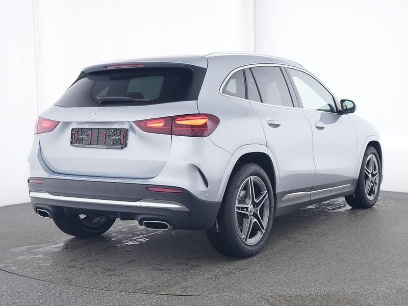 Gebraucht Mercedes GLA180 Advanced 136 PS (100 kW) 2025 Silber SUV