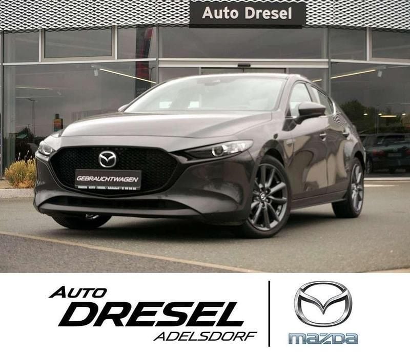 Matrixgrau Gebraucht 2021 Mazda 3 Selection Limousine | 18.390 € (Fairer Preis) - Bild 1/4
