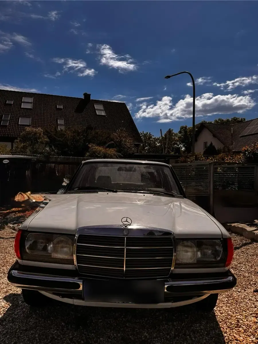 Gebraucht Mercedes 230 1983 Weiß Limousine