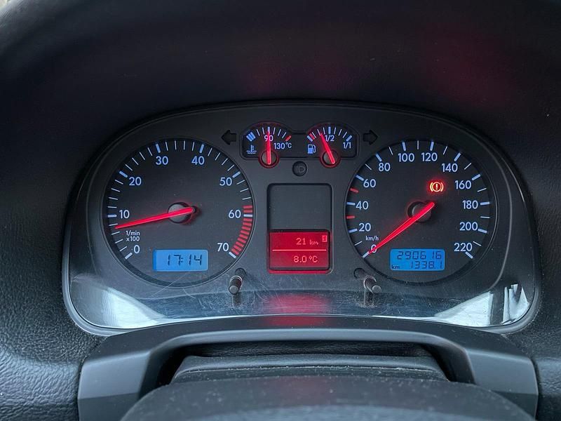 Gebraucht VW Golf IV 75 PS (55 kW) 2001 Blau Kleinwagen