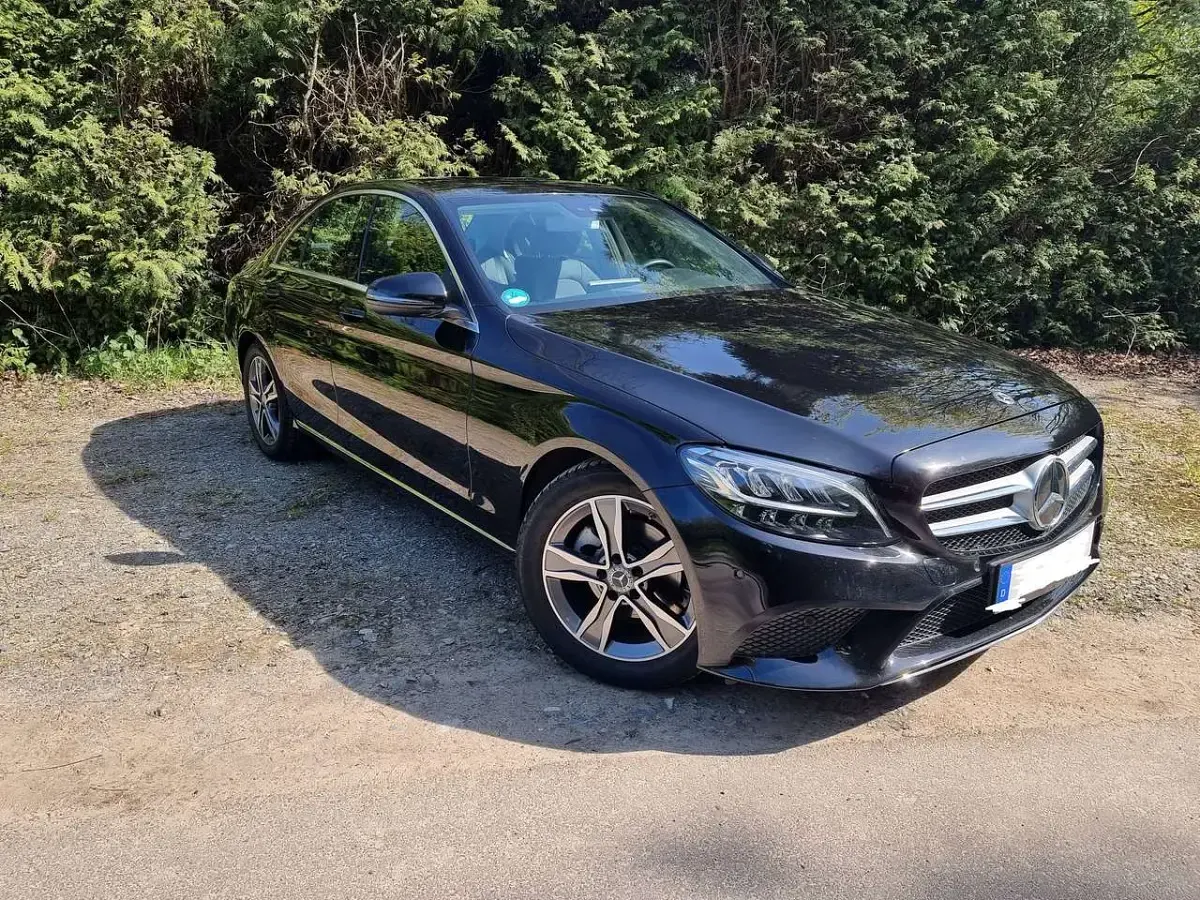 Gebraucht Mercedes C180 Avantgarde 156 PS (114 kW) 2020 Schwarz Limousine