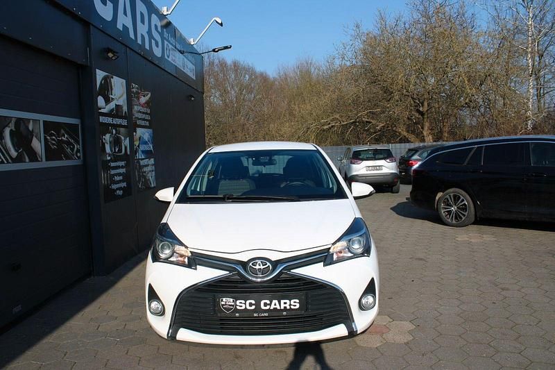 Gebraucht Toyota Yaris Comfort 69 PS (50 kW) 2016 Weiß Kleinwagen