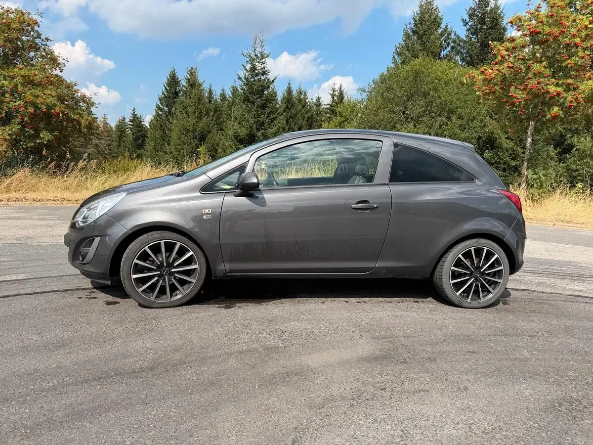 Gebraucht Opel Corsa 100 PS (73 kW) 2012 Grau Kleinwagen
