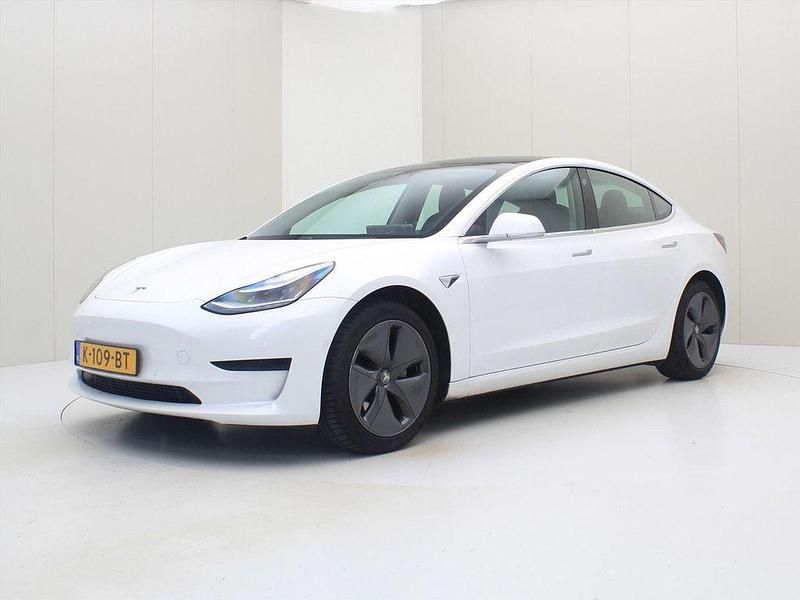Gebraucht Tesla Model 3 Standard Range 225 kW (306 PS) 2020 Weiß Limousine