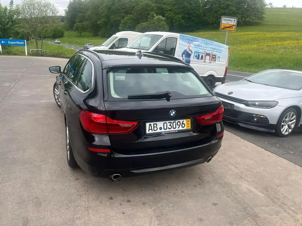 Gebraucht BMW 520 190 PS (139 kW) 2019 Schwarz Kombi