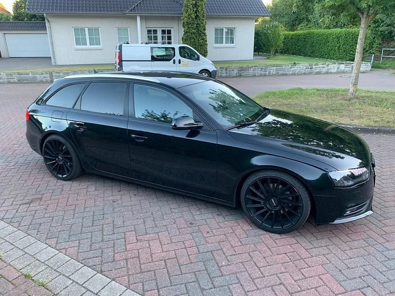 Używany Audi A4 Black Edition 177 KM (130 kW) 2012 Czarny Kombi