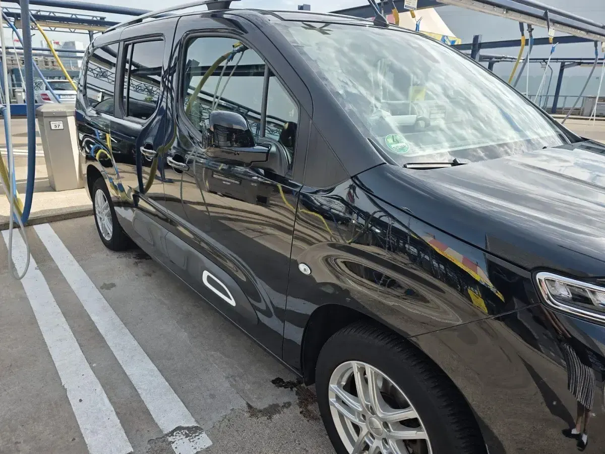 Used Citroën Berlingo PureTech 110 HP (80 kW) 2019 Black Minivan
