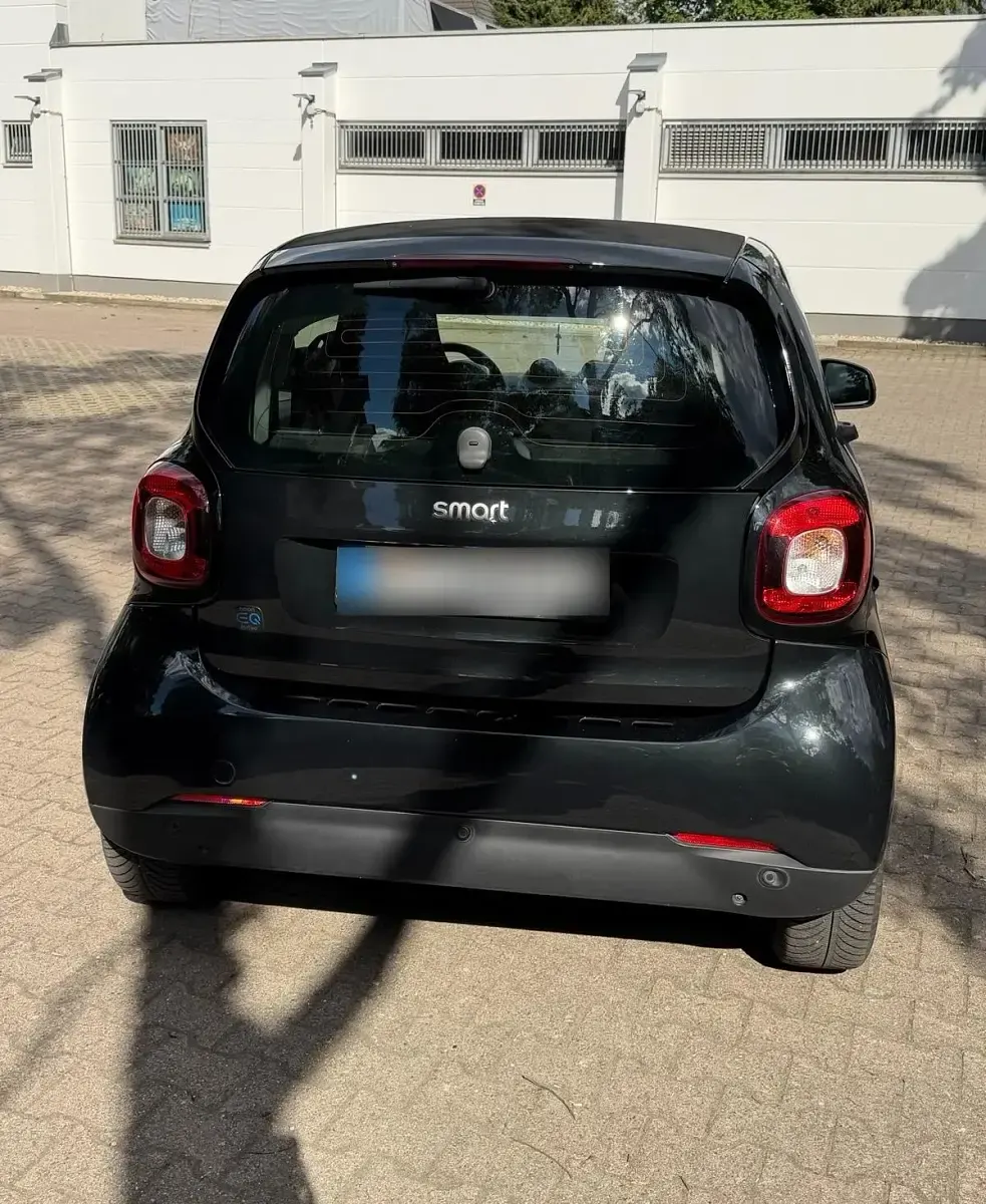Gebraucht Smart ForTwo Coupé 60 kW (82 PS) 2023 Schwarz Kleinwagen
